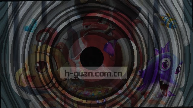 低头翻看反馈清单的双手